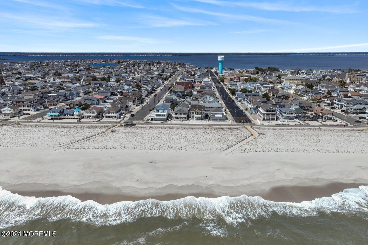 1 Pershing Boulevard