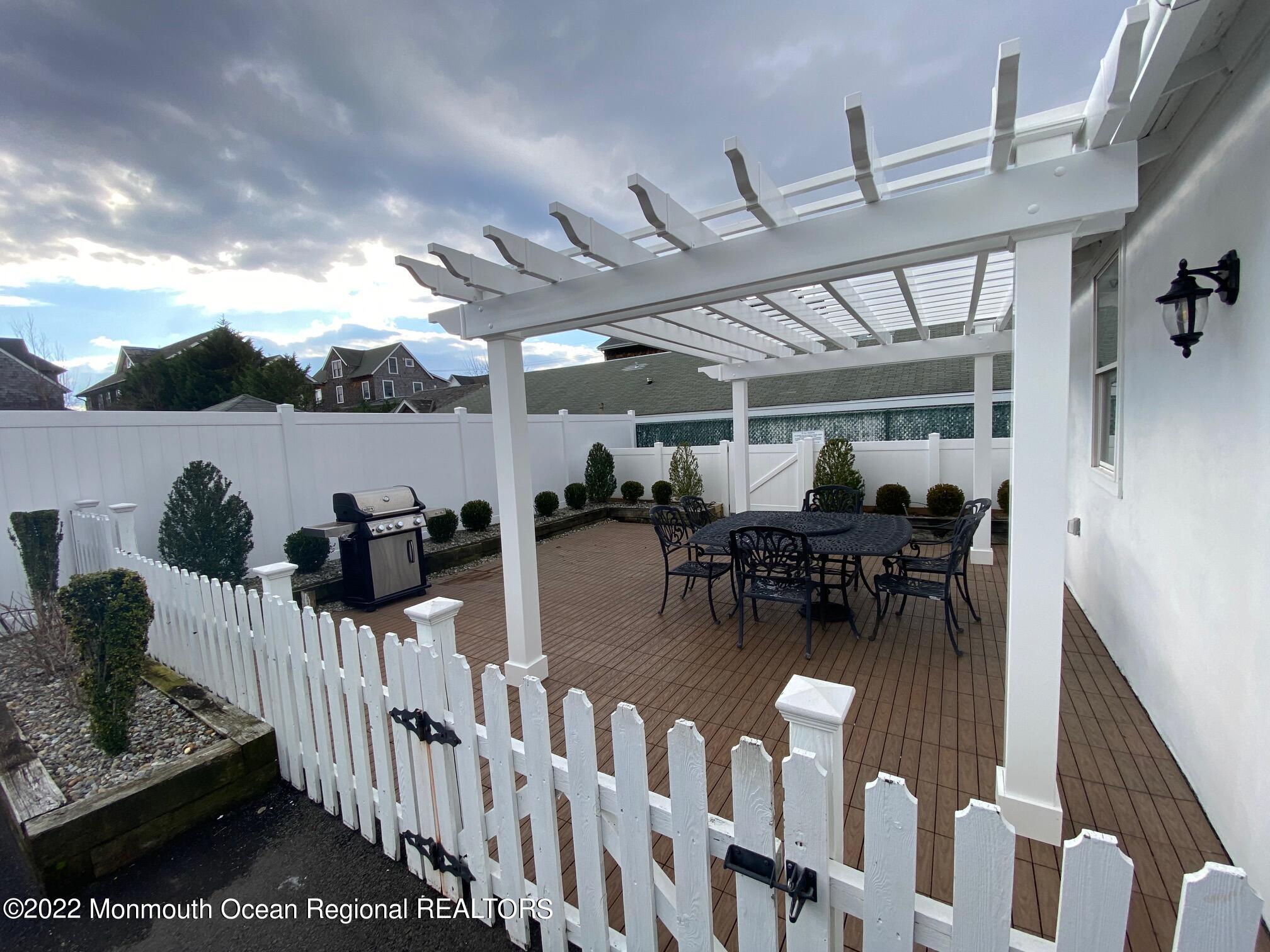 512 Main Avenue, #2 SUMMER