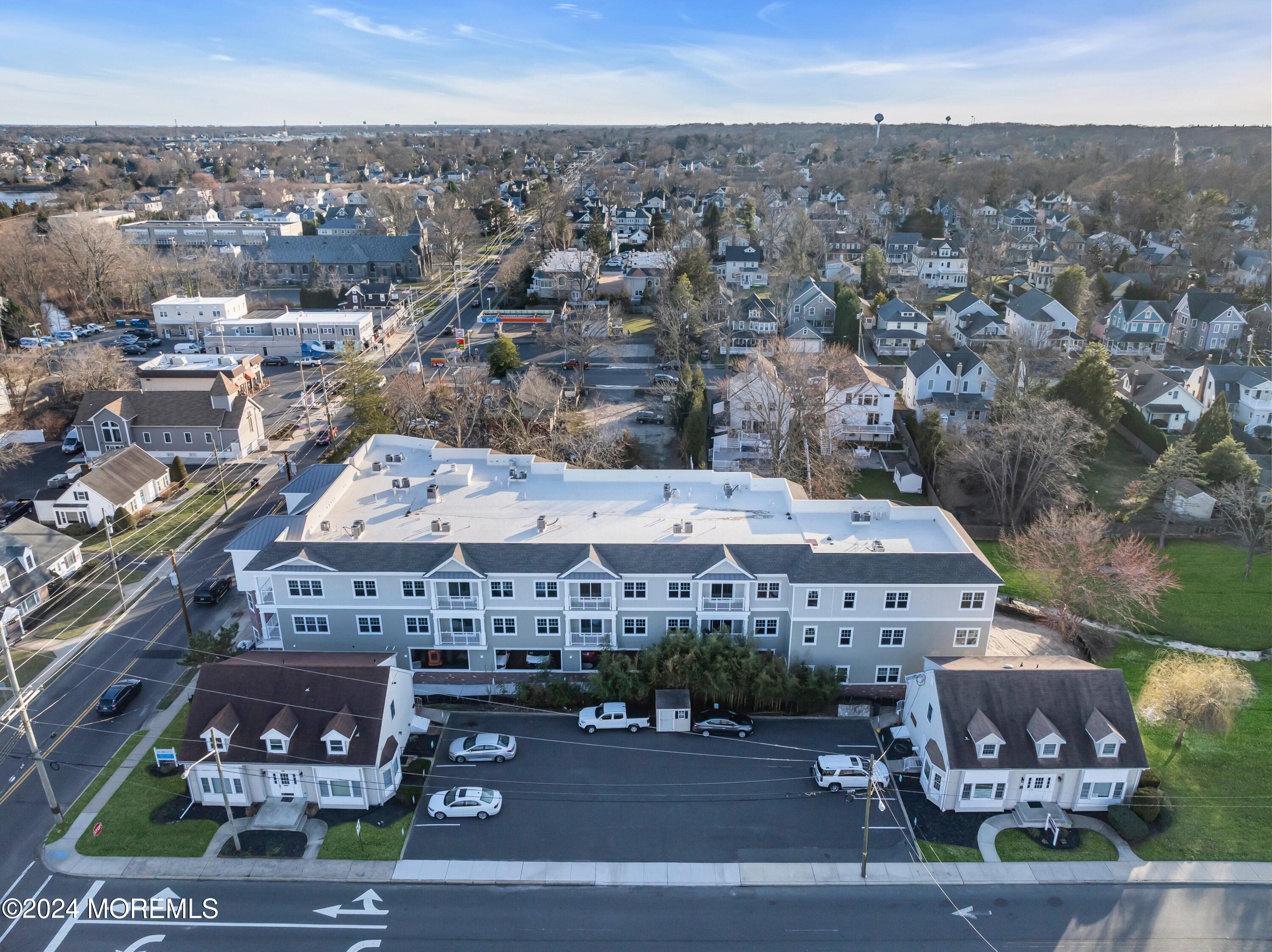 33 Union Avenue, 208