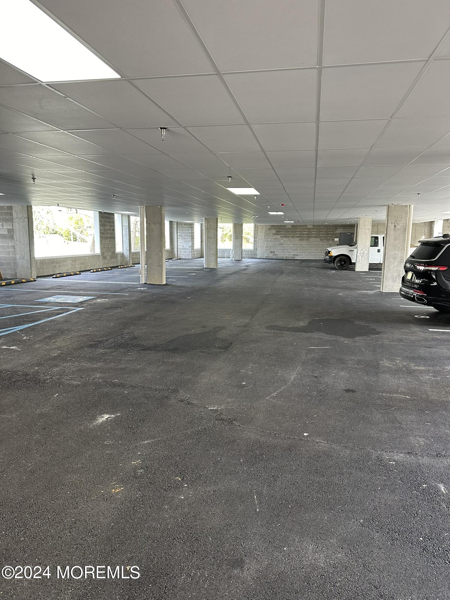 33 Union Avenue, 208