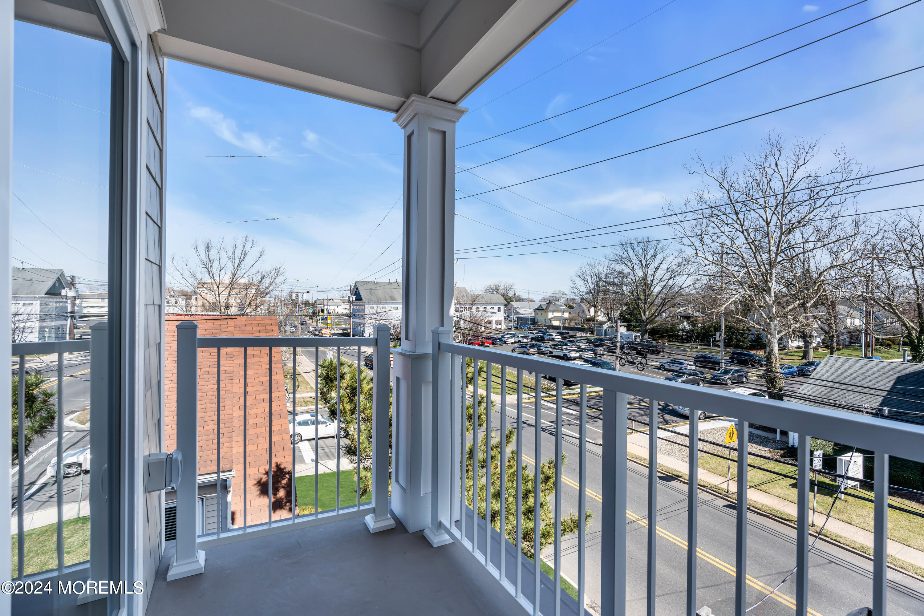 33 Union Avenue, 208