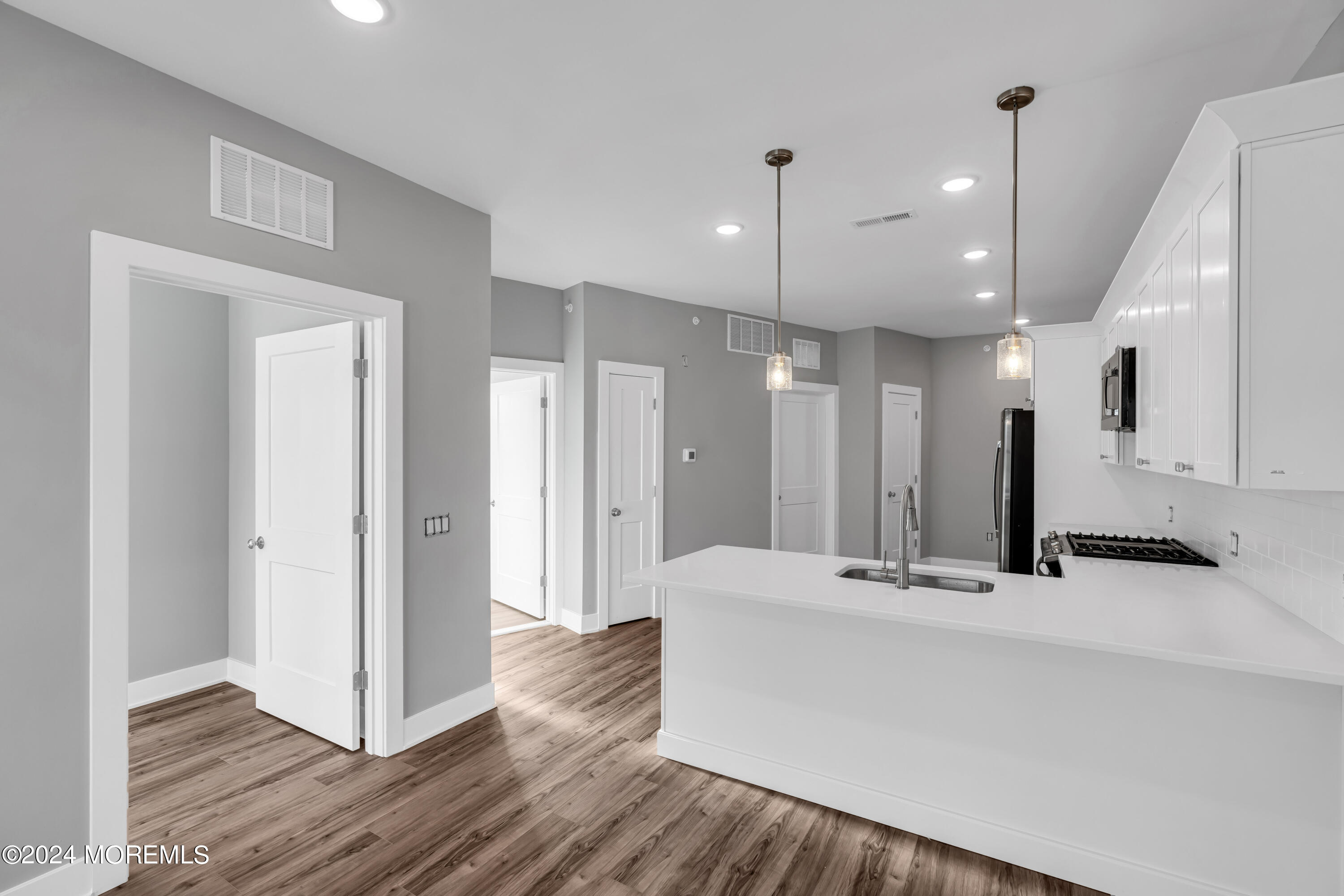 33 Union Avenue, 208