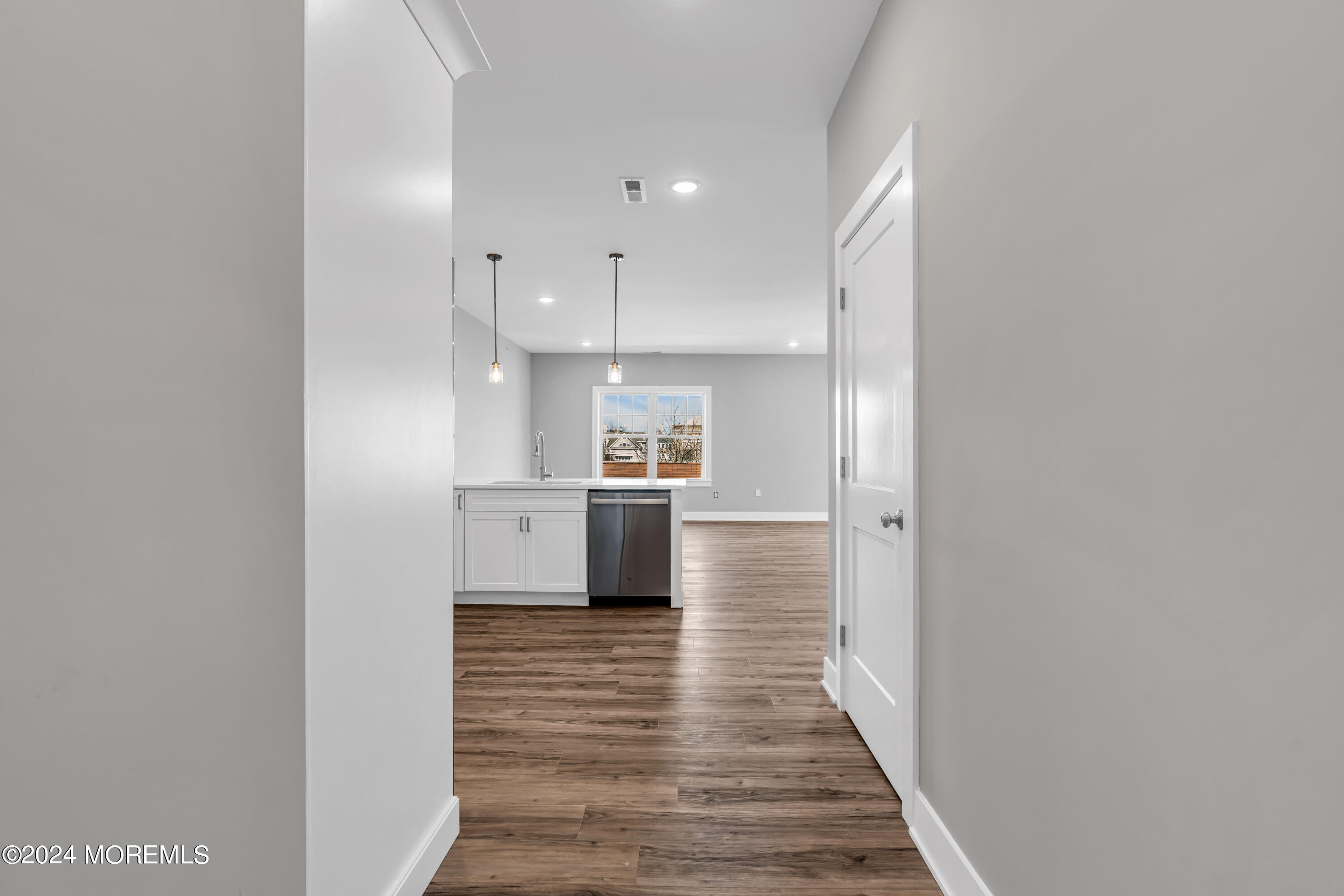 33 Union Avenue, 208