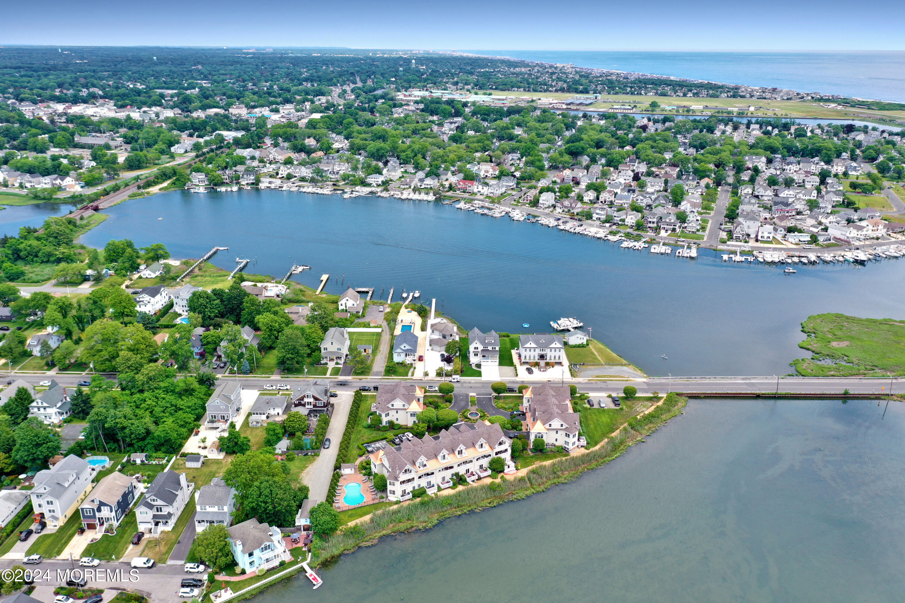 33 Union Avenue, 208