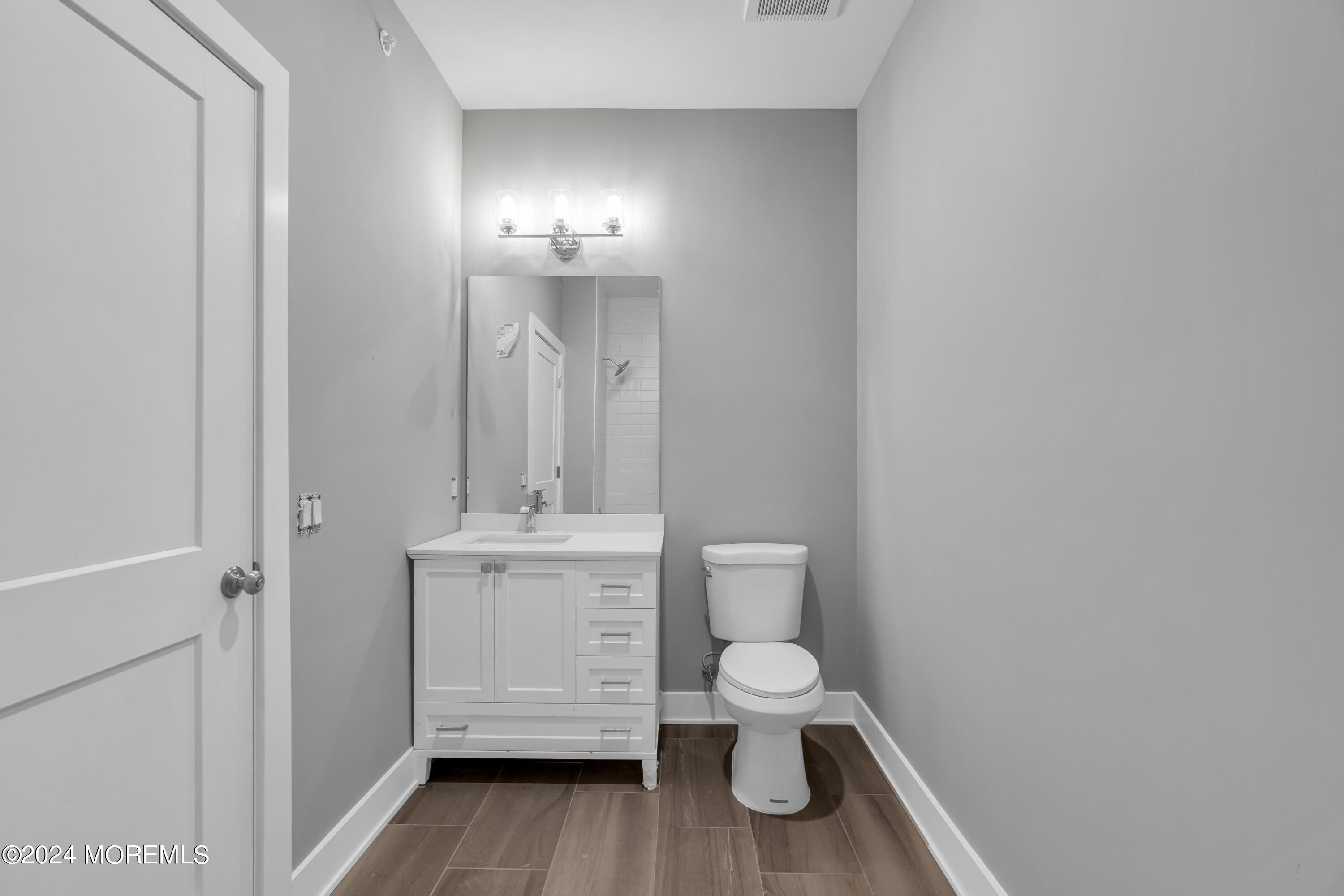 33 Union Avenue, 208