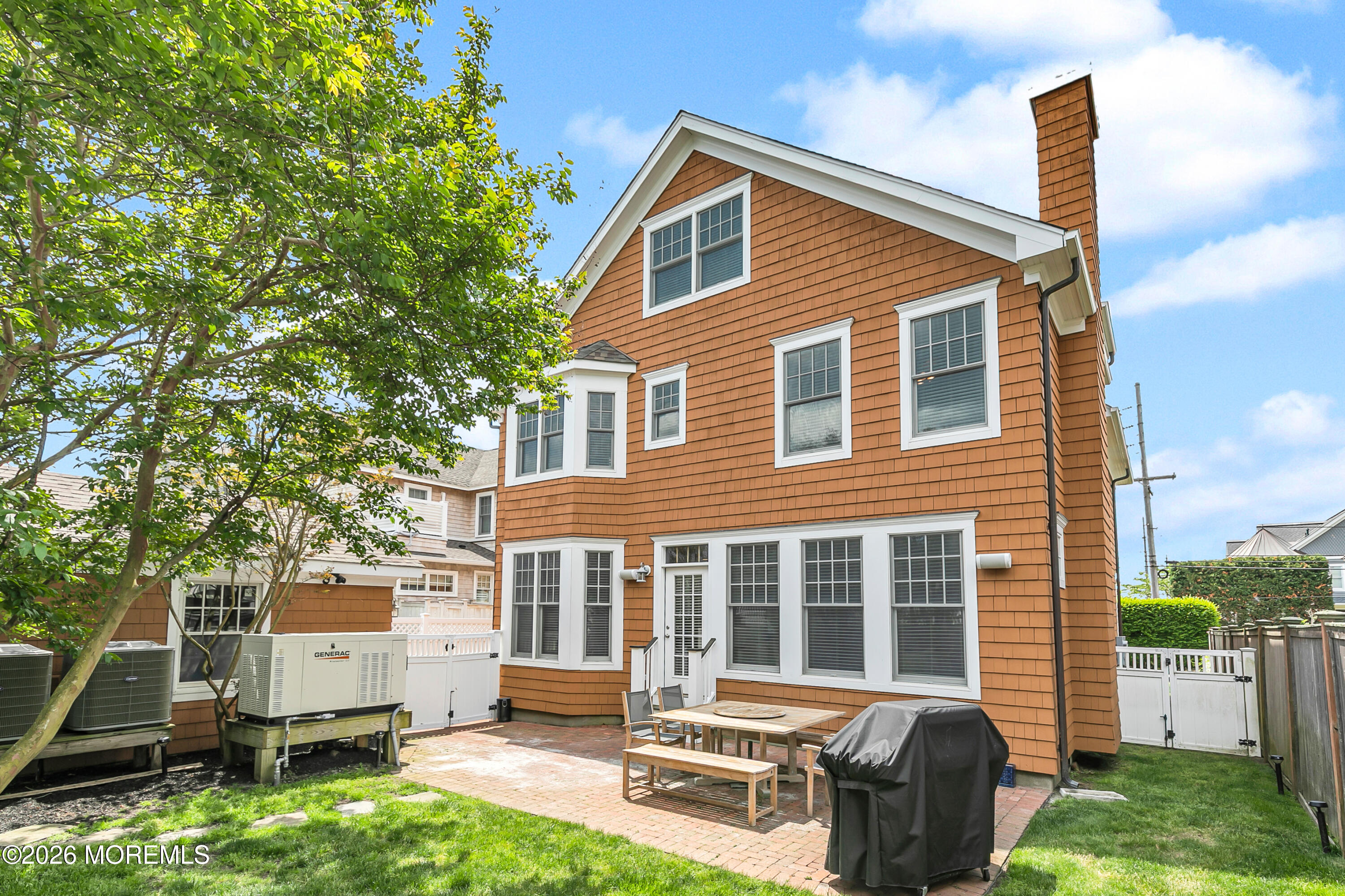 571 Main Avenue