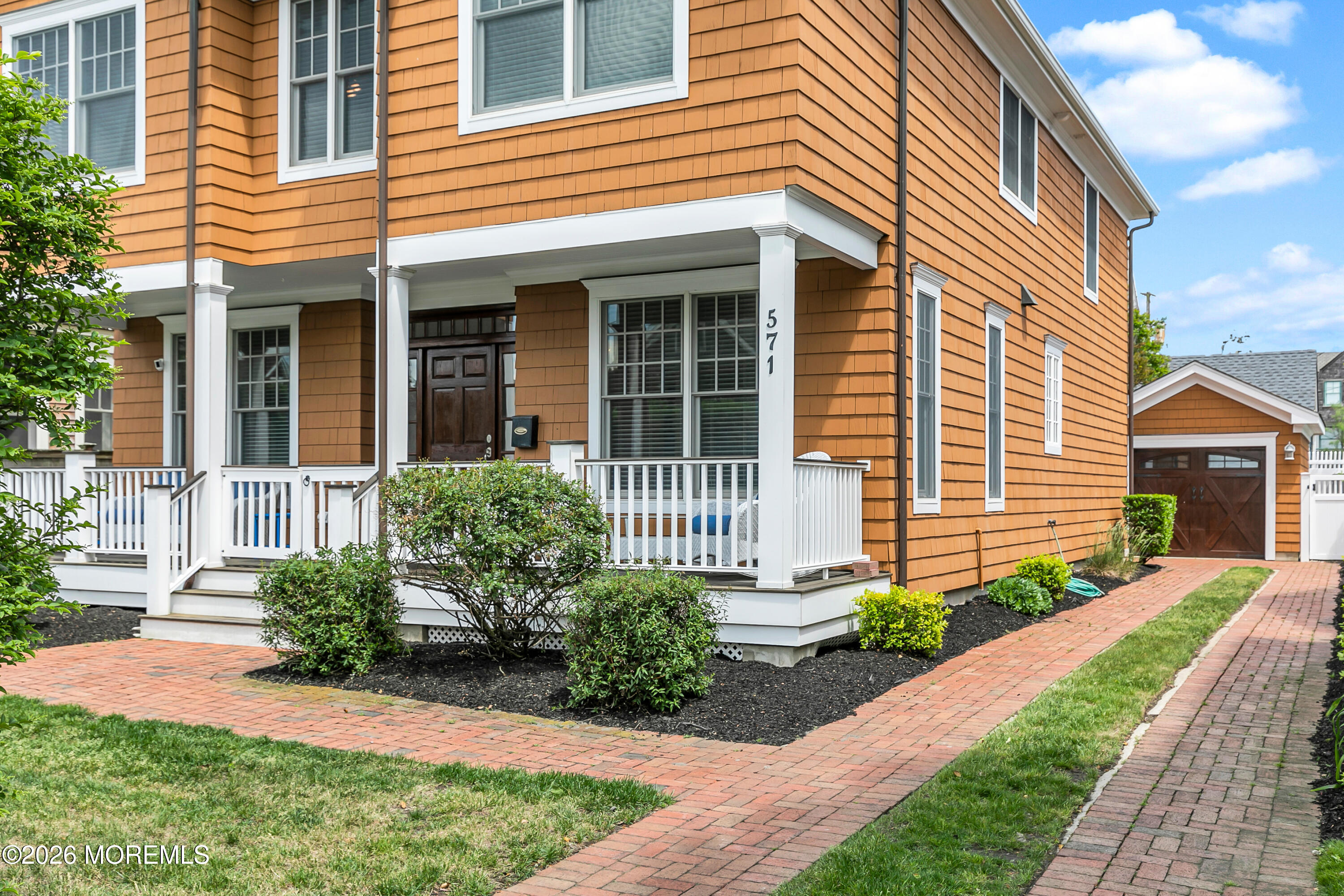 571 Main Avenue
