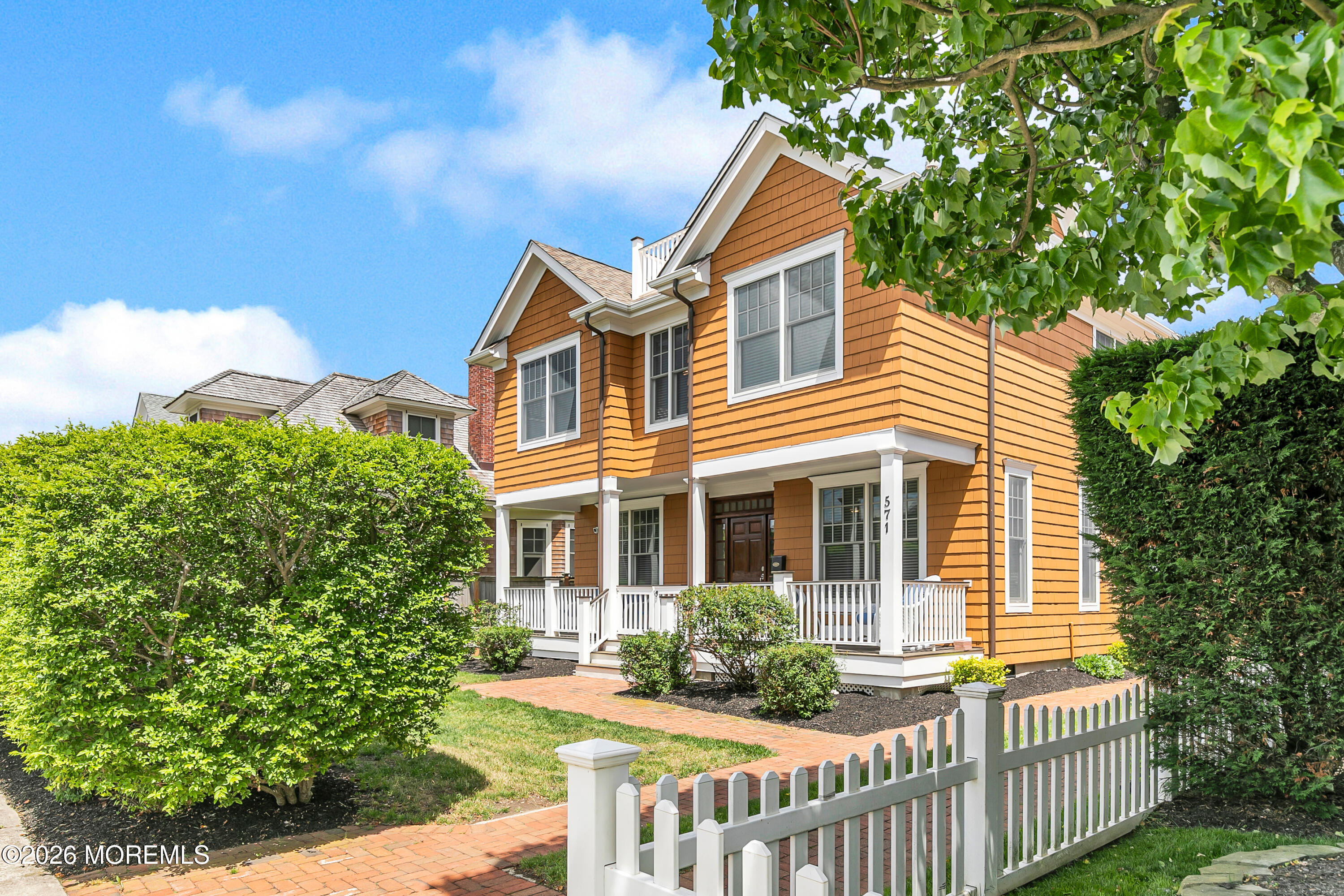 571 Main Avenue