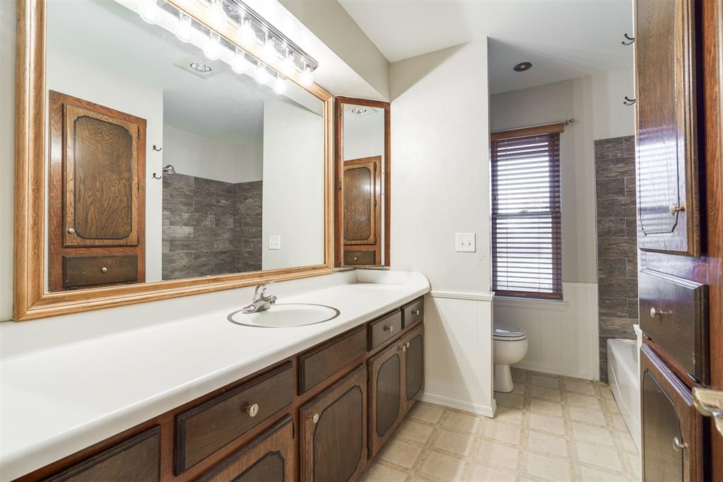 1028 Hunters Glen Circle