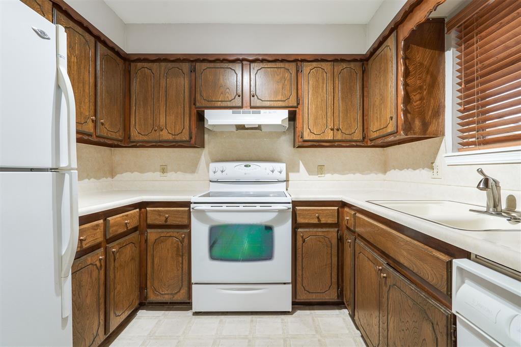 1028 Hunters Glen Circle