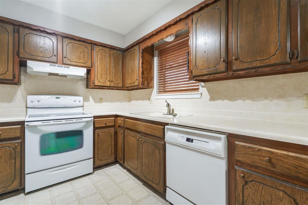 1028 Hunters Glen Circle