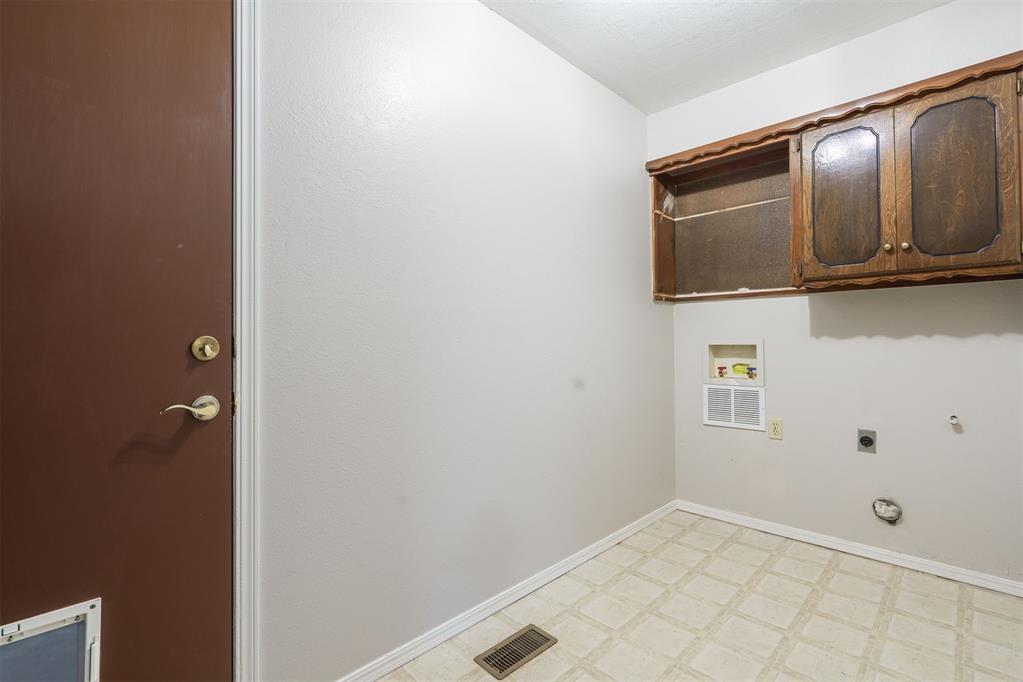 1028 Hunters Glen Circle