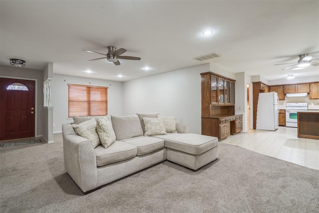 1028 Hunters Glen Circle