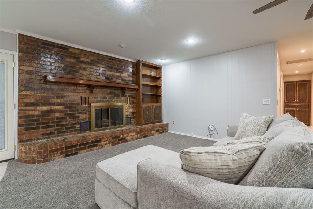 1028 Hunters Glen Circle
