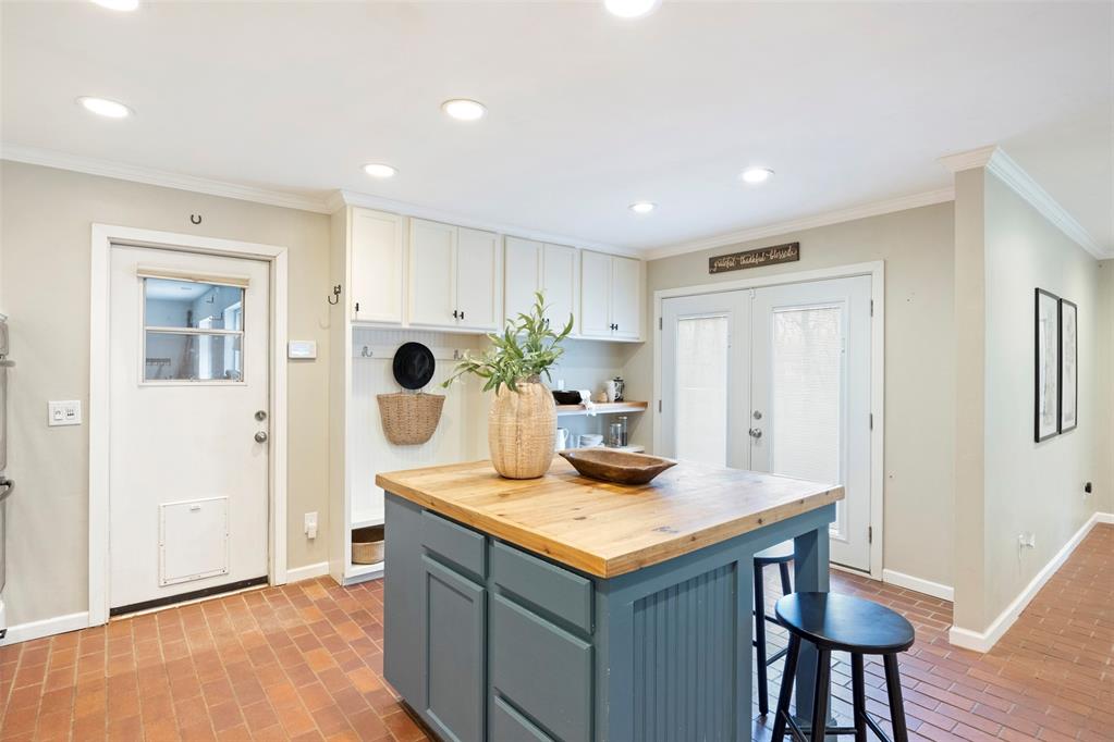 1604 Mill Creek Road