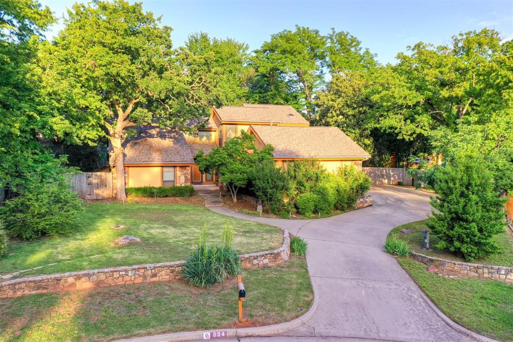 804 Stonehenge Court