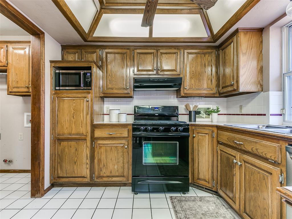 18312 Chestnut Oak Drive