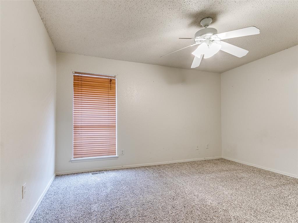905 Sandhurst Drive