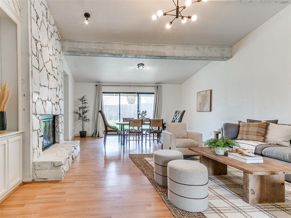 905 Sandhurst Drive