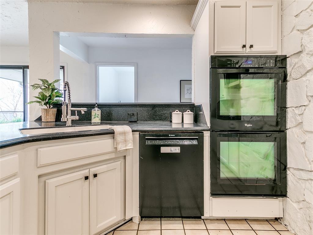 905 Sandhurst Drive
