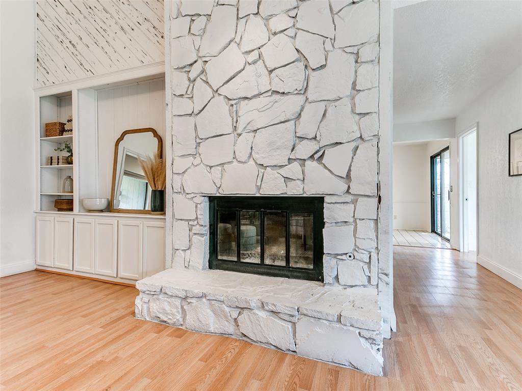 905 Sandhurst Drive