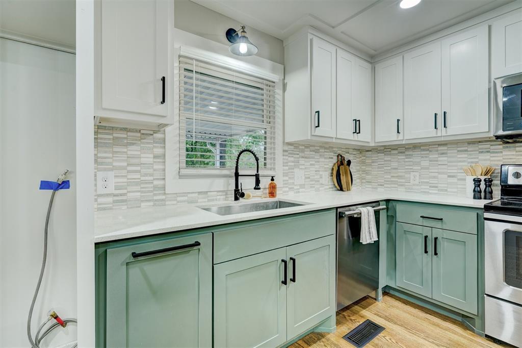 46 E 14th Street