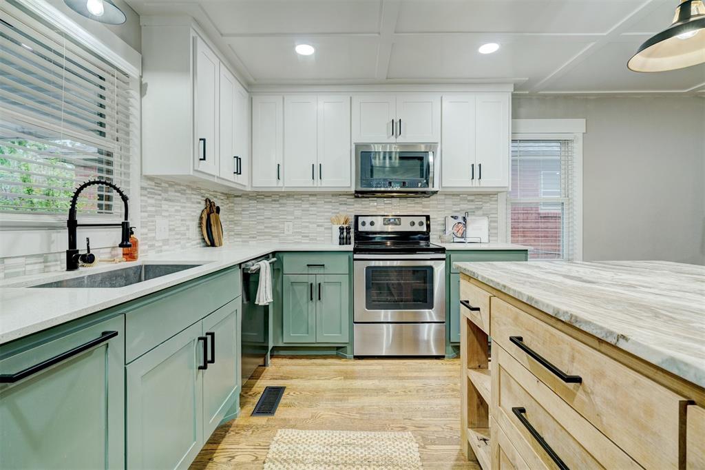 46 E 14th Street