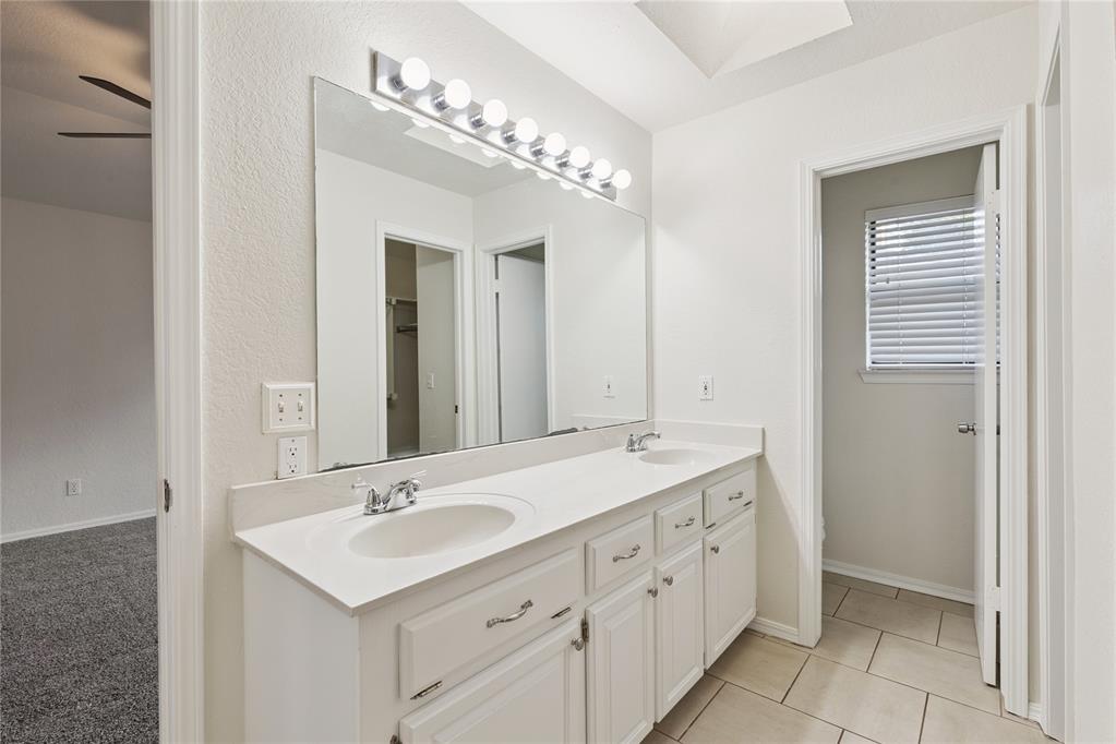1412 Victoria Place