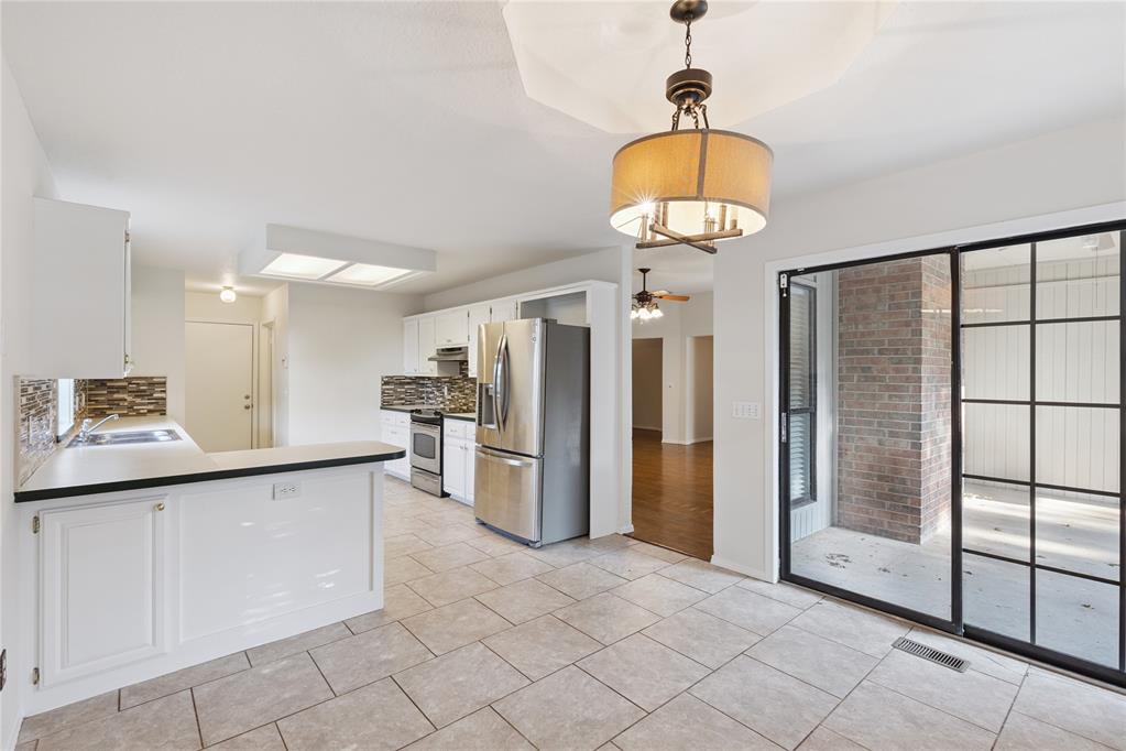 1412 Victoria Place