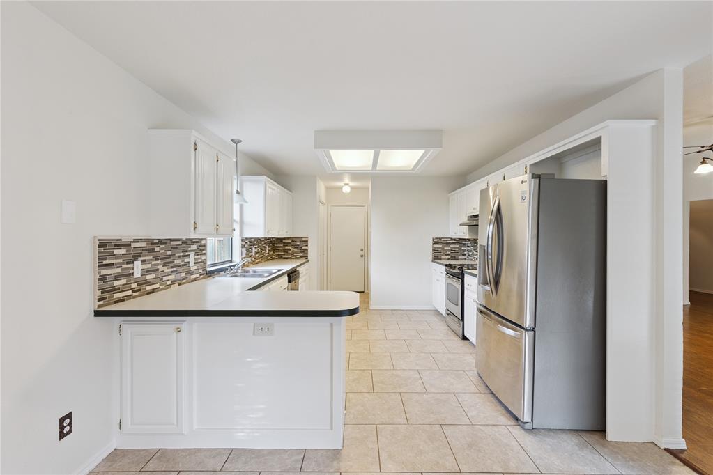 1412 Victoria Place