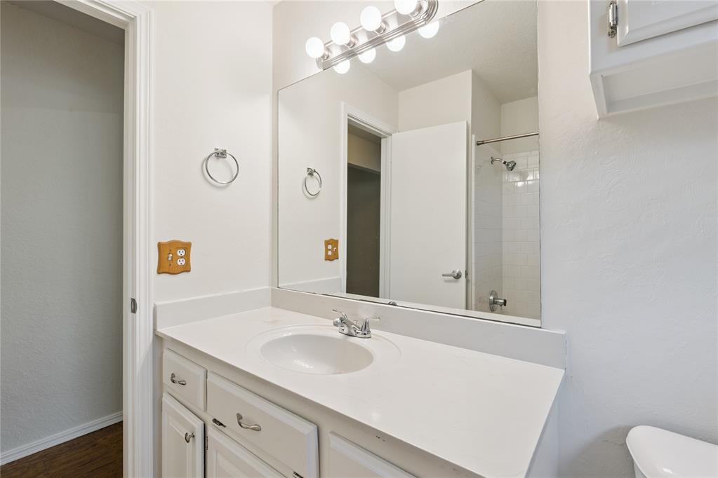 1412 Victoria Place