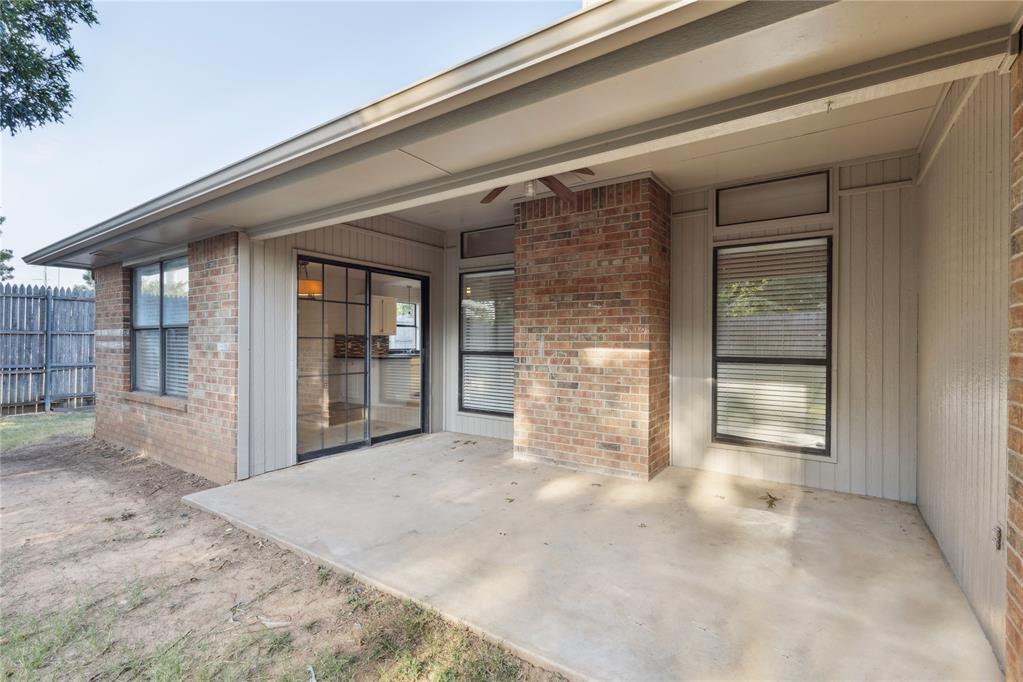 1412 Victoria Place