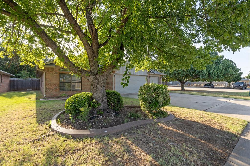 1412 Victoria Place