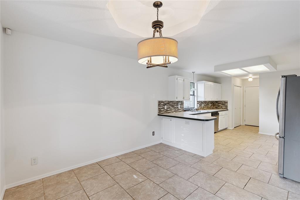 1412 Victoria Place