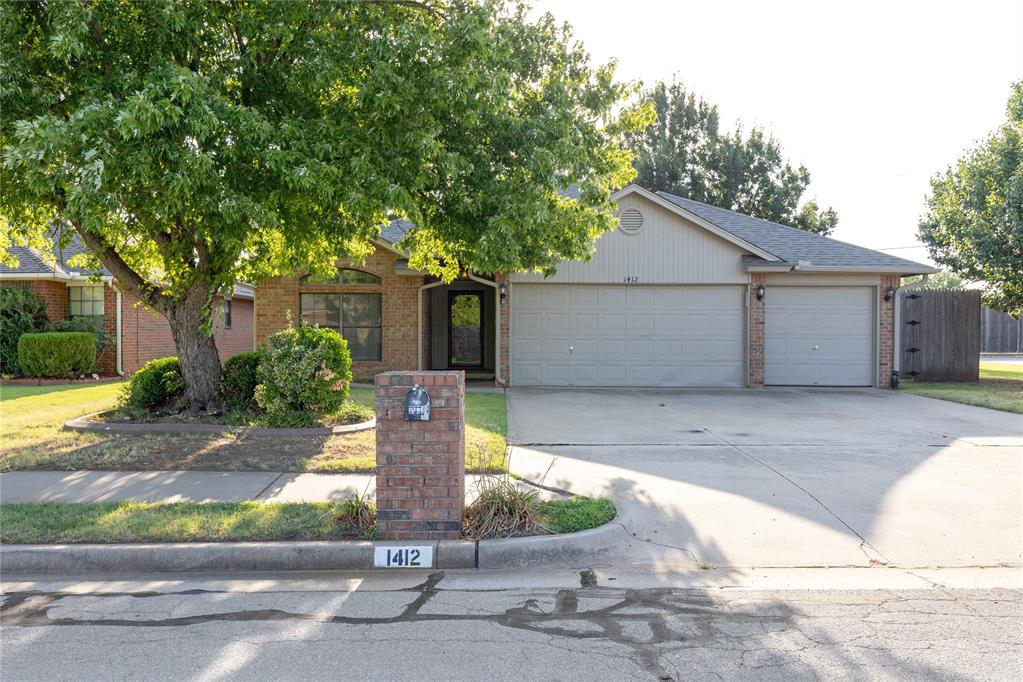 1412 Victoria Place