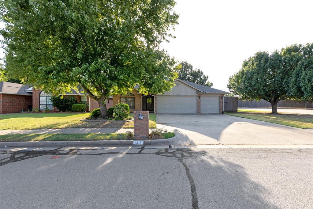 1412 Victoria Place