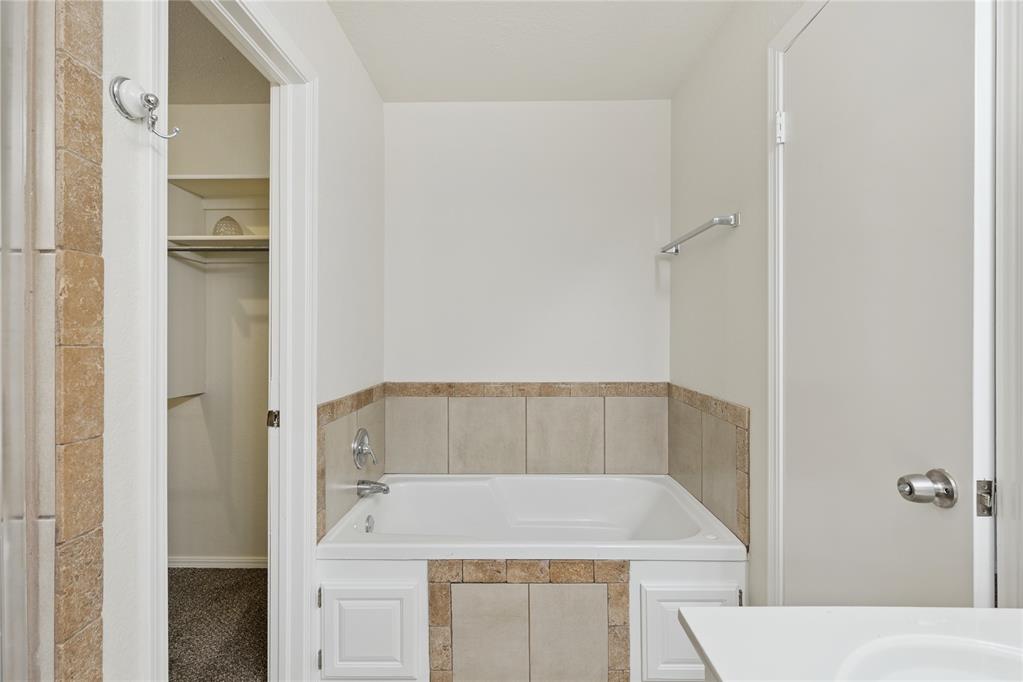 1412 Victoria Place