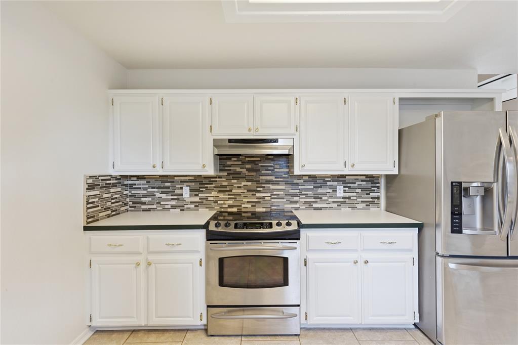 1412 Victoria Place