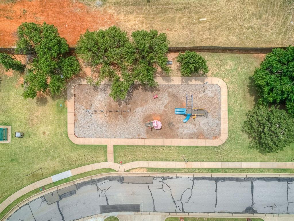 1412 Victoria Place