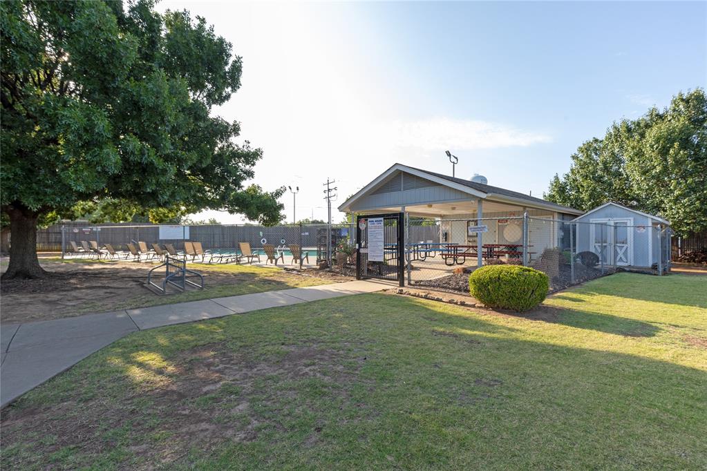 1412 Victoria Place