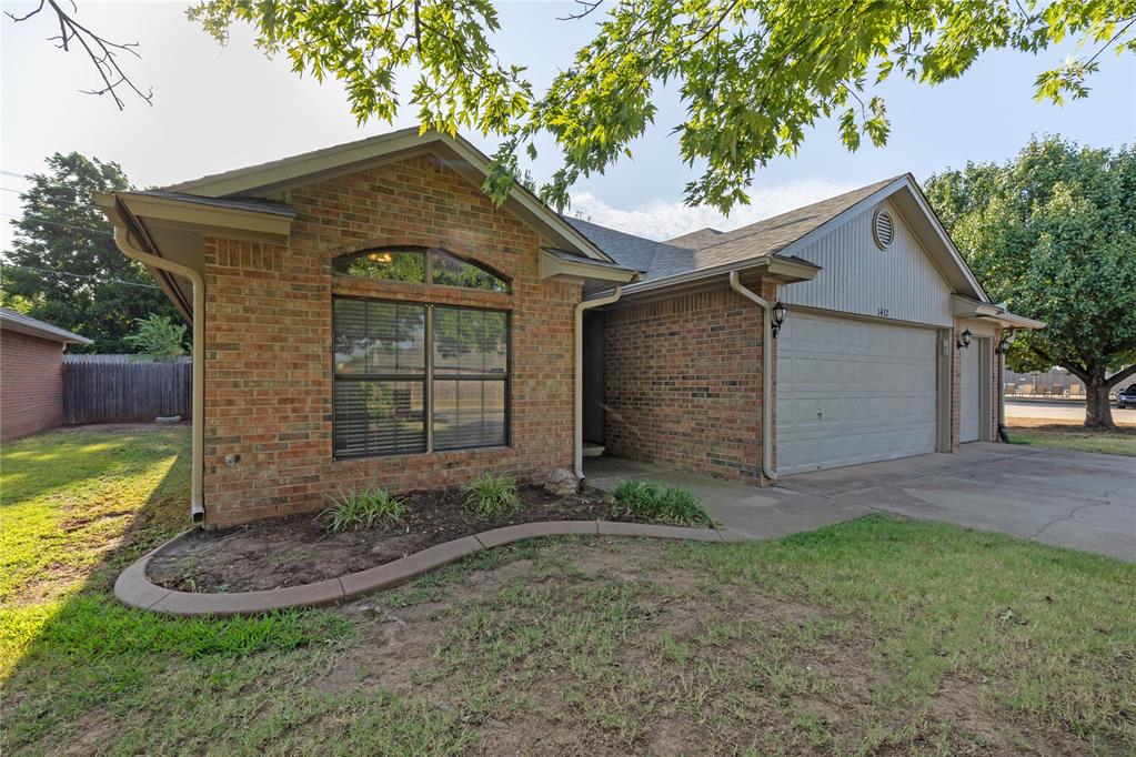 1412 Victoria Place