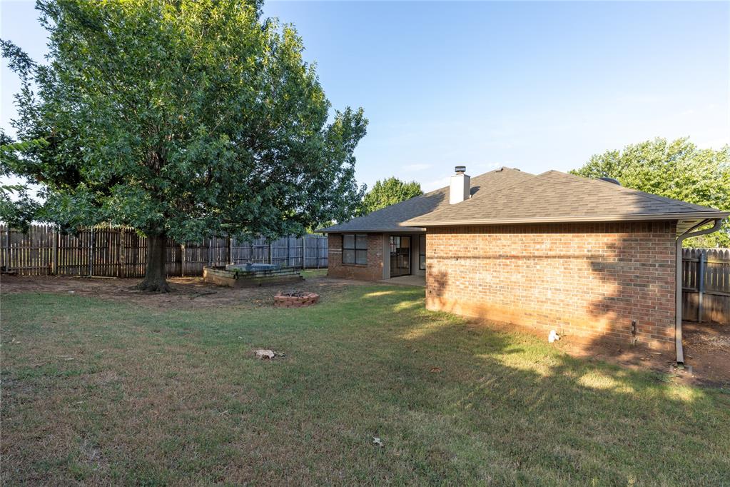 1412 Victoria Place
