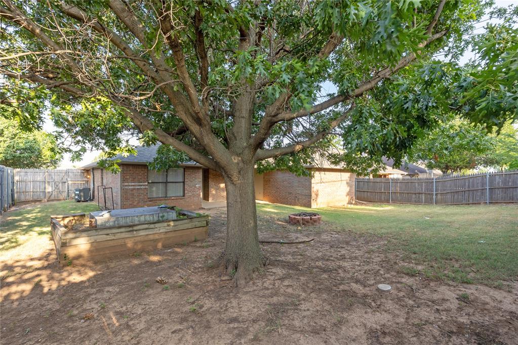 1412 Victoria Place