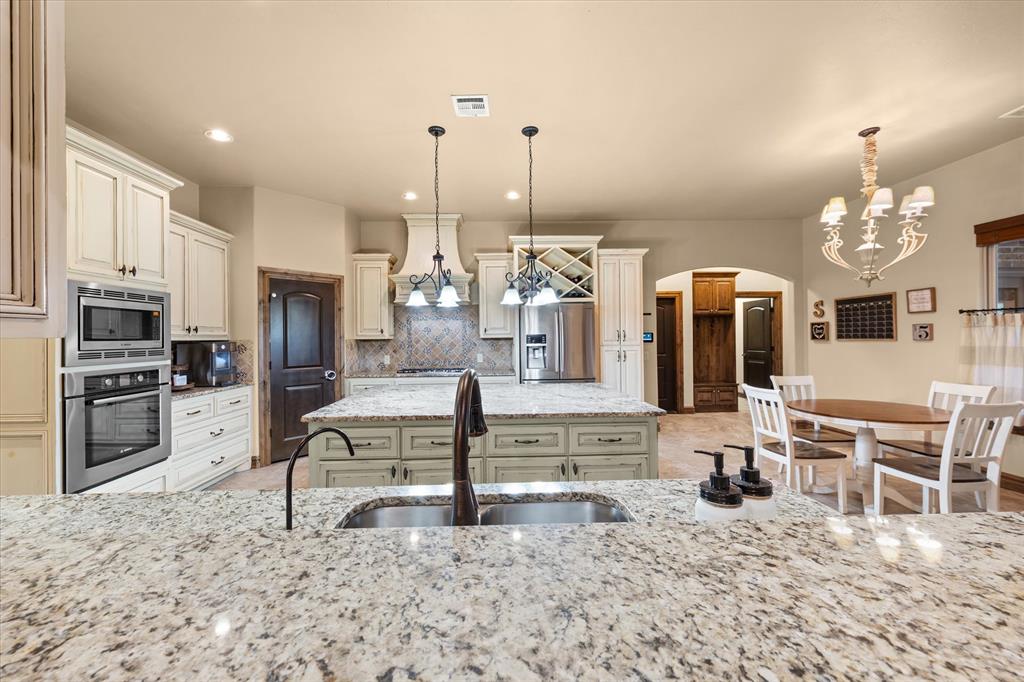 1548 Palazzo Pointe