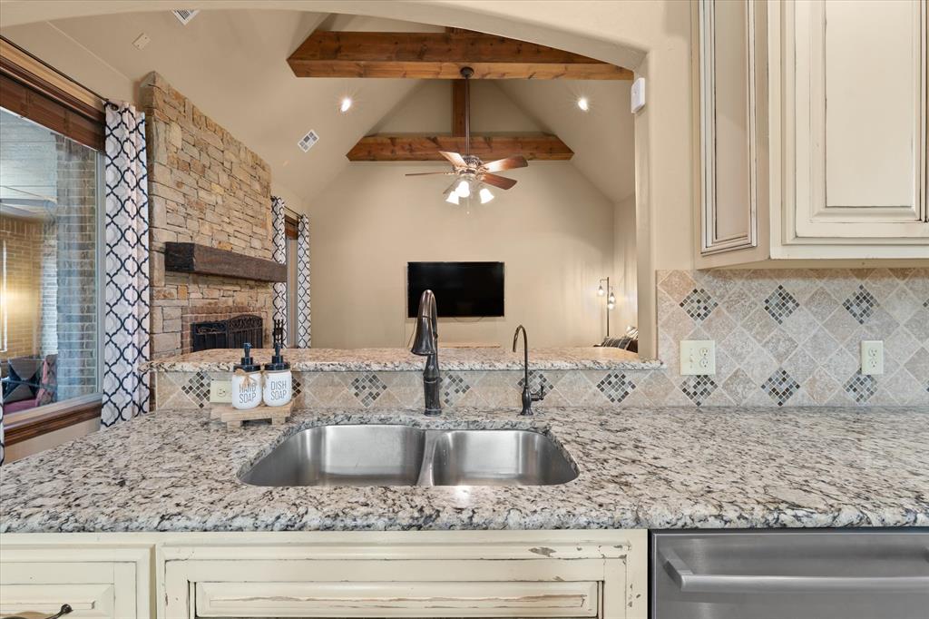 1548 Palazzo Pointe