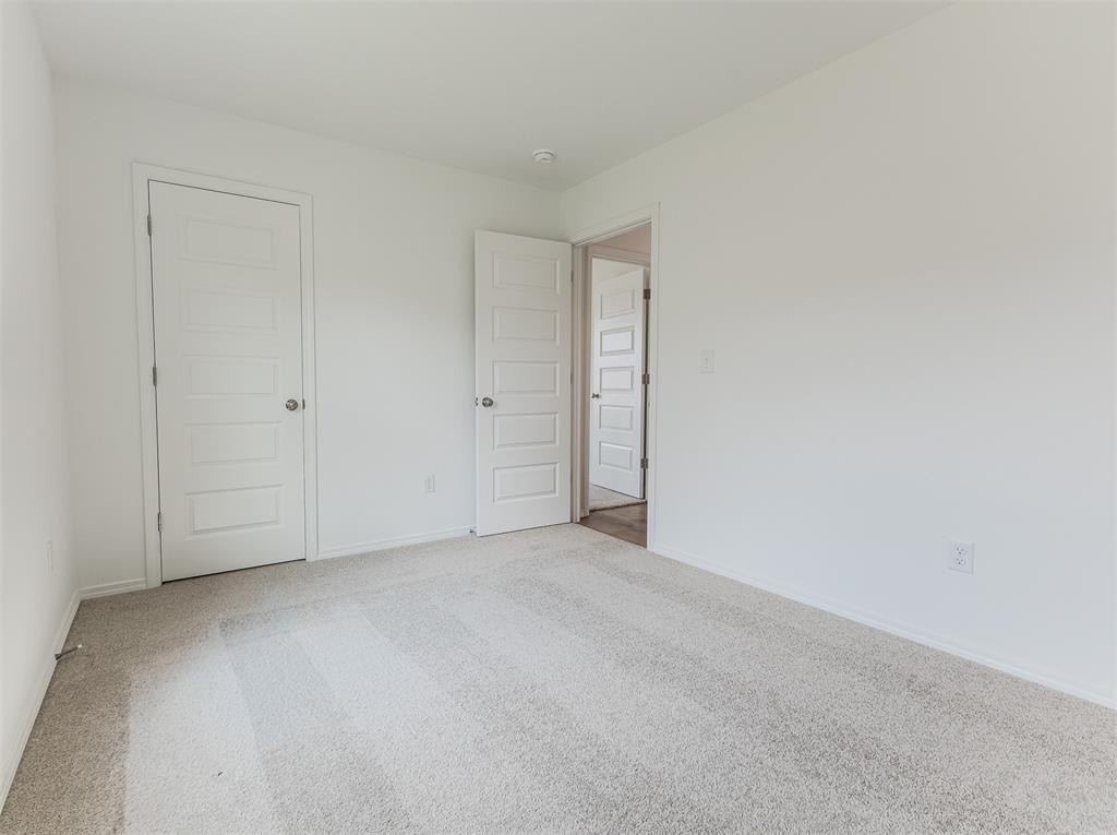 6200 Western Redbud Trail