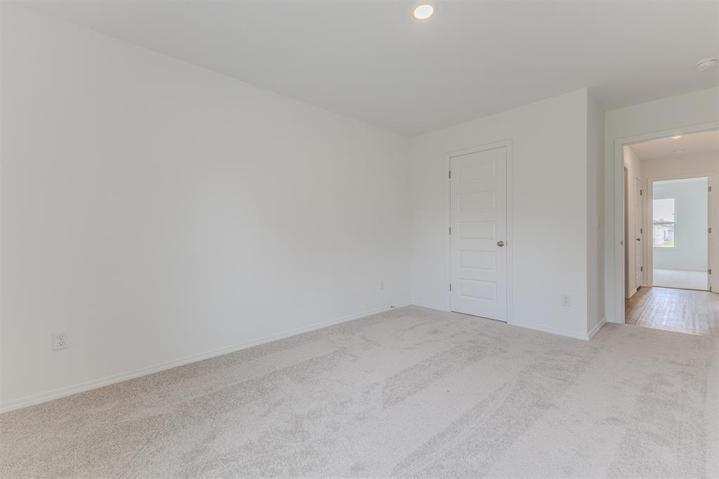 6200 Western Redbud Trail