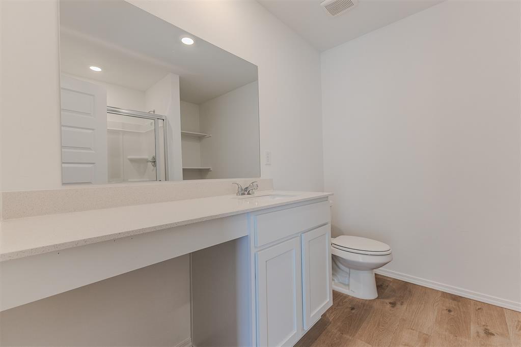 6200 Western Redbud Trail