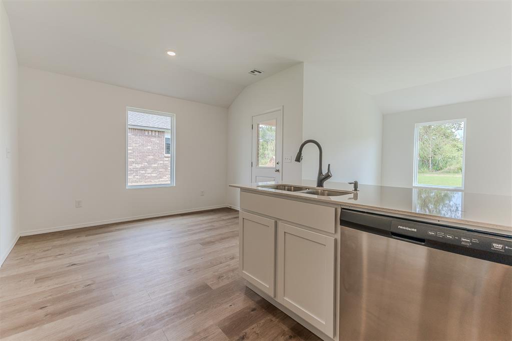 6200 Western Redbud Trail