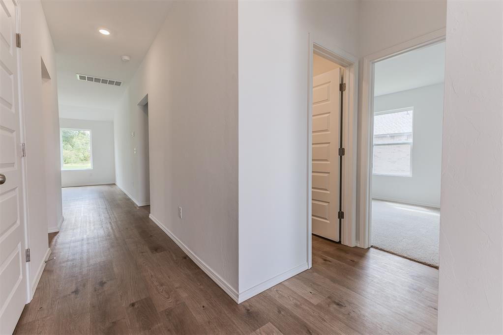 6200 Western Redbud Trail